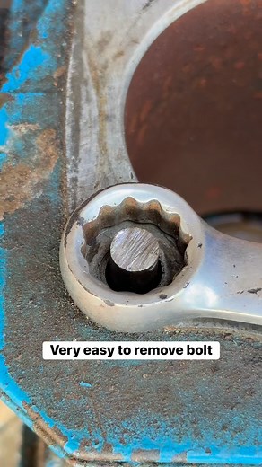 2.9M views · 19K reactions | Very easy to remove bolt #diy #technique #mechanic #fblifestyle #highlights #Teambelbros | Team Belbros | Facebook
