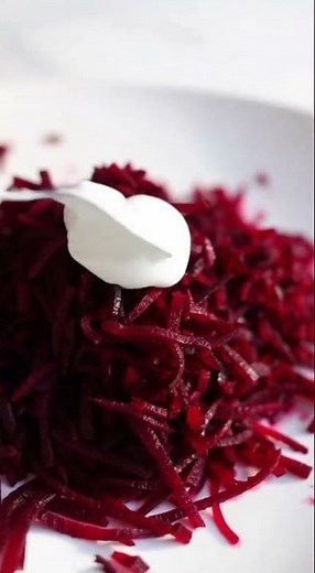 Easy Beetroot Yogurt Salad in 15 Seconds | Creamy, Fresh & Vibrant 💜