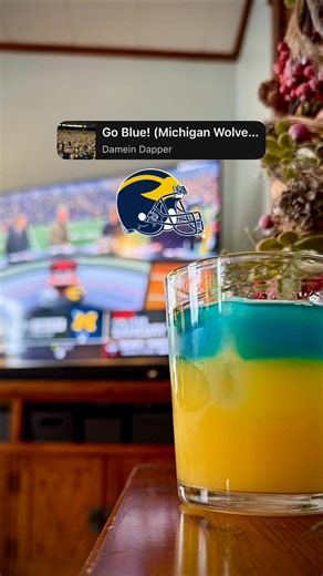 I think we can all agree that everyone outside of Ohio is a Michigan Wolverine fan beginning at 11am cst. Can I get a GO BLUE!! You can delete your comment after game to eliminate any incriminating evidence. 🔵🏈🟡 #Michigan #Wolverines #michiganfootball #fbreelsvideo #collegefootball #GoBlue | Dennis Carkhuff