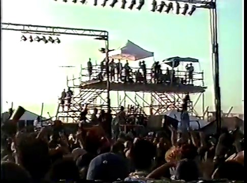 Rage Against the Machine live at the 2000 DNC (Live Audience shot full performance)