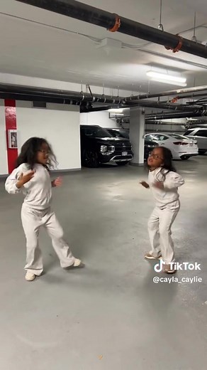 Mamy anie zany e 😍 Code promo Taptap Send: « CORIE » ahazoanao 10€/10$ de bonus ! Dc: @corie Donatien | Danse Encore Production