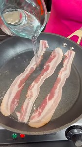 Best way to make bacon! 🥓 #bacon #lifehacks #baconbacon | Kyle & Mistie Knight