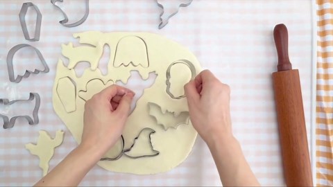 9 Pieces Halloween Cookie Cutters Set for Baking - Ghost,Bat,Cat,Pumpkin,Skull,Coffin and Witch's Hat Shapes Biscuit/Pastry Cutter