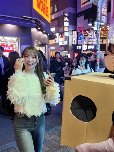 angel👏 #令和 #渋谷駅 #ダンボール #箱の中身はなんだろな #fypchallenge