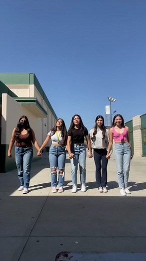 finished senior year with my favs🫶🏻🫶🏻 #classof2022 #graduated #bffs