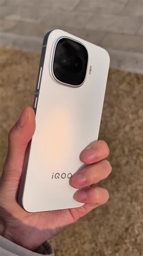 iQOO Z11 Turbo Review: Specs, Camera & Design Insights