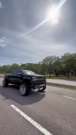 Comparing 20x10 vs 20x12 Truck Wheels