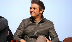 Jeremy Renner’s wife asks for primary custody of daughter