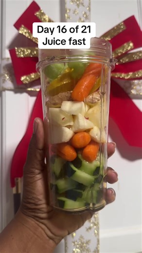 Day 16 of 21 going strong 💐🙏🏽#juice #chevfitness #fitnesstips #juicediet