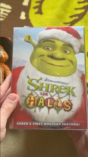Is This The *BEST* Version of Shrek The Halls??