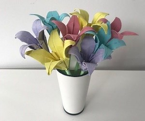 How to Make a Origami Lily Bouquet