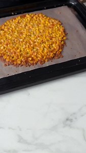 TORTILLA DE CHOCLO: Fácil, rica y liviana 🌽🧀 • Ideal para esos días en los que no tenés tiempo, pero no querés comer cualquier cosa… Solo necesitas choclo, queso y el relleno que más te guste. ¡En 20 minutos ya tenés el plato listo! • 👩🏼‍🍳 INGREDIENTES • 1 Lata de Choclo 🌽 • 100 gr de Queso en Hebras 🧀 Para el relleno - Queso Crema 🧀 • Jamón cocido 🍖 • Tomate 🍅 • Rúcula 🥬 • Cebolla de verdeo 🌱 • ¡Así de fácil! Si la hacés, me contás qué le pusiste. 🙌🏼 • #receta #recetasfaciles #rec