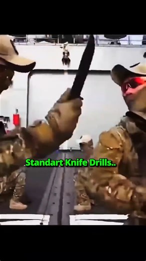 Knife vs Bare Hands Defence!🥶