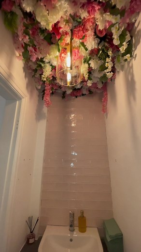 Flower Ceiling Decor Ideas for Lash Salons