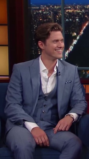 One of my absolute favorite Aaron Tveit interview stories is from LSSC June 2016 (during Braindead promos) where he talks about the movie “Fire in the Sky” & his fear of 👽 abductions. 📹: YT-LSSC #aarontveit #stephencolbert #lateshowwithstephencolbert #fireinthesky #tveitnation #tveittok #broadwayboys #fyp #foryoupage #tonyawardwinner