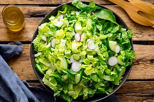 Simple Green Salad with Vinaigrette dressing