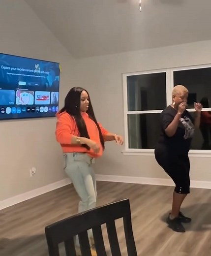 Disclaimer: I own no rights to this music. I gave her private lessons and she DID that. She caught on REAL fast. | Eliza Comedian Positive Vibes