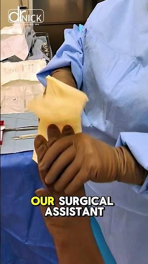 How do Surgeons put on Gloves! 😷😳