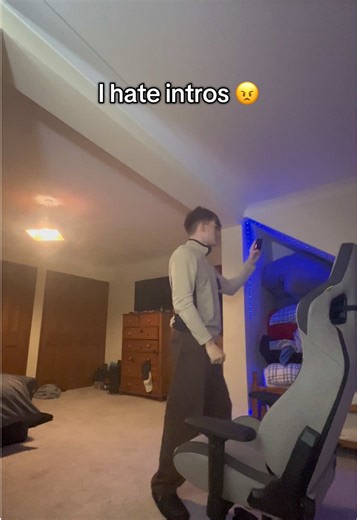 Creating intros 😔😔 #hbqlive #funnygaming #fyp #relateable #rainbowsixsiege