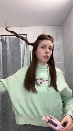 Відео користувача andy (@yep4andy) на тему «Mousse Curly Hair»