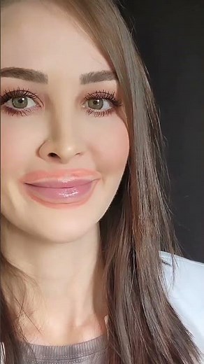 Here's How A Lip Flip Actually Works!!