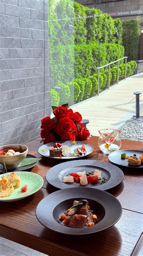 [Umami | 💖 Valentine’s Day 7-course Set Dinner Menu 情人節七道菜晚餐] Avec Amour Celebrate love with a touch of Japanese elegance this Valentine’s Day at Umami on 14 February 2026. Savour a chef‑crafted 7‑course Japanese celebration, showcasing exquisite seasonal ingredients — from strawberry‑yuzu Ehime Madai and honey‑ume Hokkaido Hirame to monkfish liver with Matsuba crab, highlighted by the melt‑in‑your‑mouth Kagoshima A5 Wagyu. Let the evening drift into sweetness with a white‑chocolate Opera Cake.