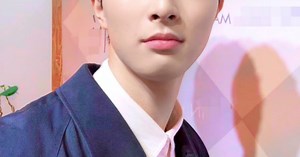 Everyone Is Begging Cube Entertainment To Debut A New Boy Group After Seeing This Handsome Trainee