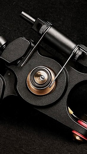 There are some slight differences due to the different membrane resistances but by adjusting the voltage it is easy to solve, there is plenty of power (just remove the return spring) #rotarytattoomachine #tattoomachineporn | Mother tattoo machine