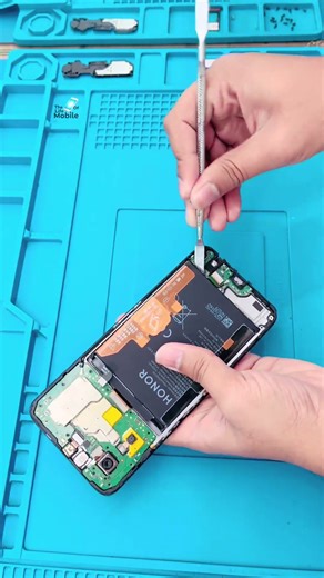 Two ways to remove battery with one you use 😅