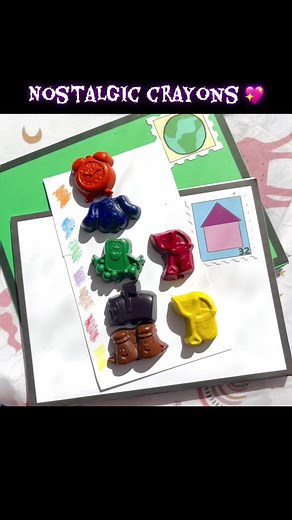 Currently enjoying coloring pages with my Boues Clues crayons 🖍️💖#bluesclues #nostalgia #handydandynotebook #art #artist