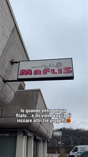 Crochet Therapy Tour | Anche a te capita di entrare per un filato… e uscire con idee per altri tre progetti? A me succede ogni volta che vado da Maflis✨ Per il... | Instagram