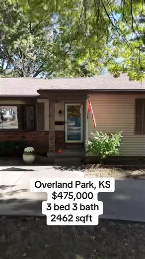 Listing provided by Jessica Rich with Ray Homes Kc & Compass #kansascity #housetour #moveinready #kc #fyp