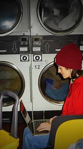 Nicht stillsitzen. Vorwärtskommen. Break NORMAL. LEARN DIFFERENT. | AKAD