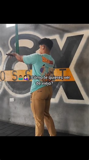 David Leon on Instagram: "Yo seré el abuelo mamado🦍👴🏽#gym #fitness #gymhumor #gymrat #humorfitness"