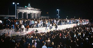 10 Facts About the Berlin Wall | HISTORY