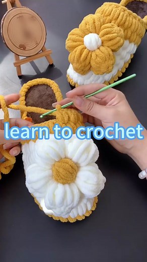 Learn to crochet (slow step-by-step show how to crochet tutorials)#crochettutorials #crochet #crochetersofttiktok #crochetcoasters #yarm #promdiysory #promoook #makingprogress #promdiy #handmande #fypシ #foryou #foryoupage