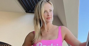 Sarah Michelle Gellar, 45, wows in Barbie swimsuit: 'Absolutely stunning'