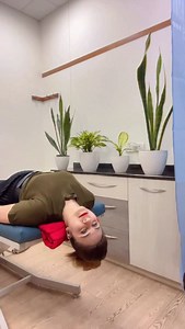 Head-hanging exercises (like letting your head gently drop forward, backward, or over the edge of the bed) can have a few specific benefits before bedtime if done carefully and in moderation: 🌙 Benefits of Head-Hanging Exercises Before Bed 1. Neck Muscle Relaxation – Releasing the weight of the head can gently stretch tight neck muscles and relieve stiffness from sitting, phone use, or desk work. 2. Spinal Decompression – A gentle head-hang (especially when lying on the bed with head extended s