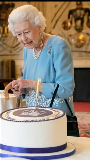 Queen Elizabeth’s Sweetest Cake-Cutting Moment
