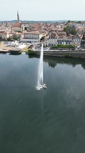 🌊 La rivière Dordogne, les quais, la fontaine… Il fait bon vivre à Bergerac ! On vous souhaite une très belle soirée 🥰 | Ville de Bergerac