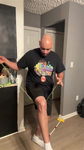 Washing Machine Leg Orbits 🦵🏽🪀 #trending #comedy #tiktok #yoyo