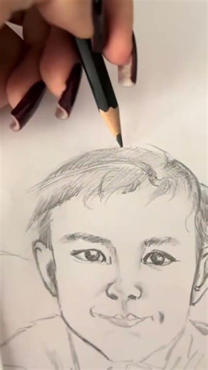 Рисую портрет простым карандашом.#графика #портрет #scketch #school #shorts