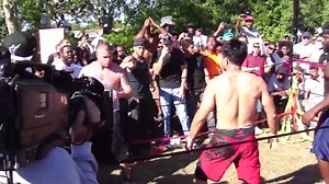 How to land a knockout Punch. Here's the simplest SET UP to punch or kick your opponent cleanly to the head. 1 Psychology Trick that Wins Fights. Here is a simple idea used by most professional fighters land a knockout punch in a fight. How to Fight and Win with Classical Conditioning Theory Just Like a Pro Fighter. Although we are taking a different perspective by using Psychology to explain how this trick works. More importantly we ask whether you can use this in trick in a street fight. Leave