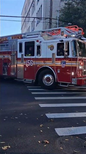 FDNY Ladder 156 & Engine 276 #fdny #highway #firefighter #ladder #fire #engine