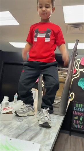 Marcel🦈 (@celnoshell)’s videos with original soundMarcel🦈