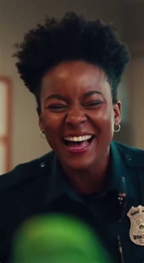 This Parrot Hijacked the Courtroom & Shouted “Objection!” — Even the Judge Lost Control 🤯🤣