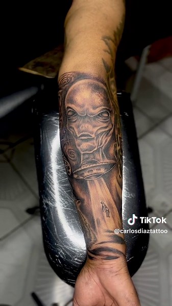 Inspirational Alien Tattoo Ideas for Men - UFO Tattoo Designs