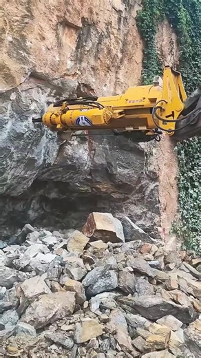 Splitting Rock with a Hydraulic Splitter.