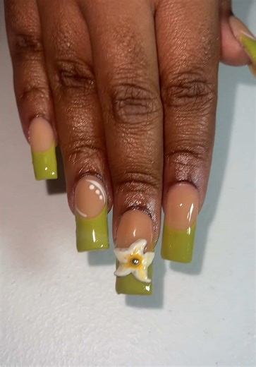 Green frenchies 💚 #tampanails #tampanailtech #polygelnails #polygelapplication