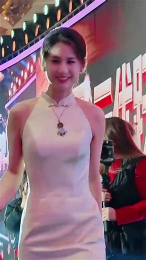 Huang Shengyi makes a strong comeback#Huang Shengyi#Female star#She is shining